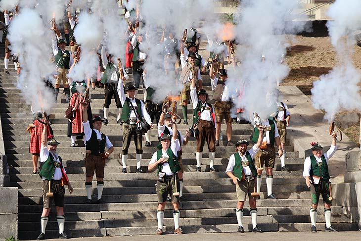 Oktoberfest 2019 Böllerschießen vor der Bavaria - Oktoberfest-Landesschießen am 06.10.2019 (©Foto:Martin Schmitz)